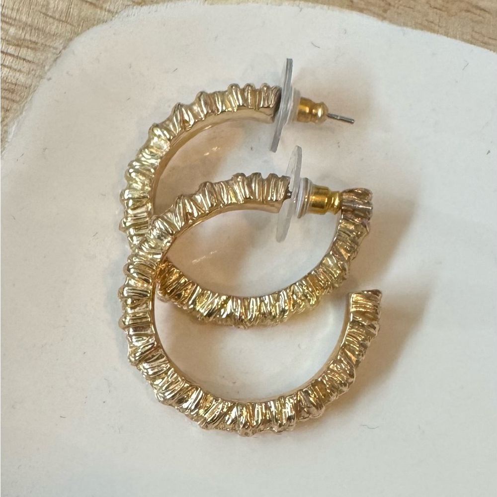 EVEREVE Polished Gold Textured Hoop Earrings